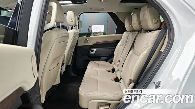 Land Rover Discovery 2019 — фото 12