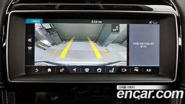 Jaguar F-PACE 2017 — фото 16