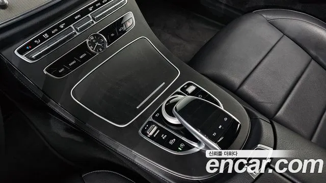 Mercedes-Benz E-Class 2018 — фото 12