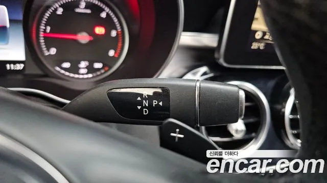 Mercedes-Benz C-Class 2018 — фото 12