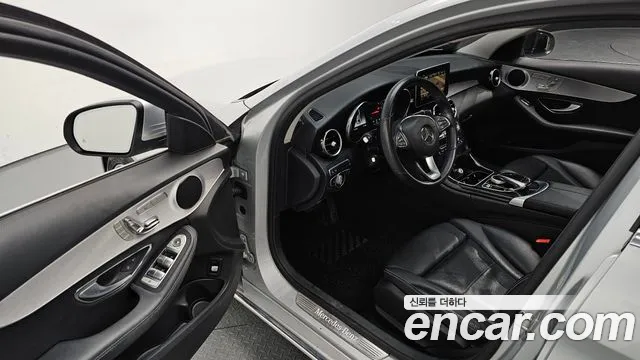 Mercedes-Benz C-Class 2018 — фото 13