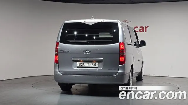 Hyundai Starex 2019 — фото 4