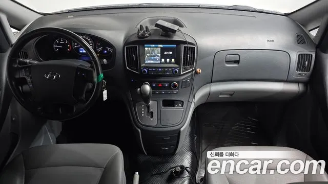 Hyundai Starex 2019 — фото 10
