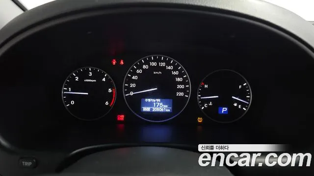Hyundai Starex 2019 — фото 11