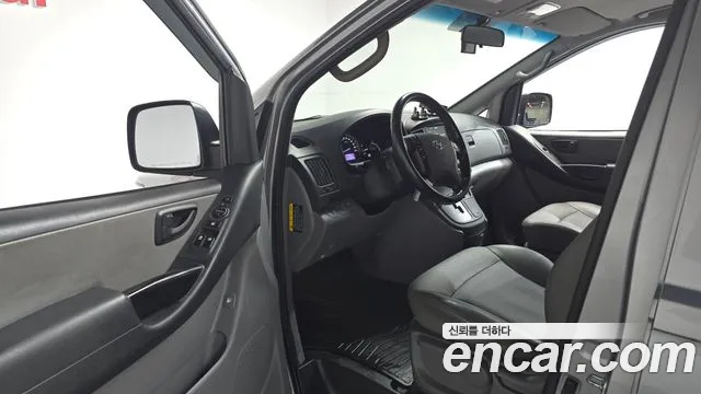 Hyundai Starex 2019 — фото 13