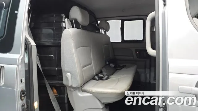 Hyundai Starex 2019 — фото 17
