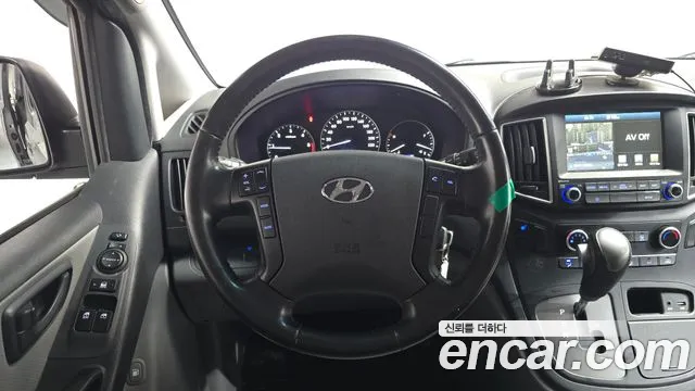 Hyundai Starex 2019 — фото 18