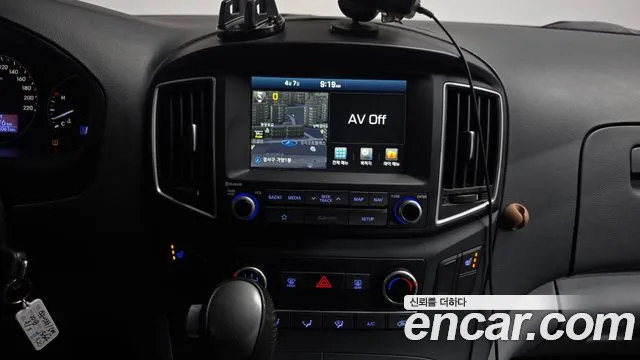 Hyundai Starex 2019 — фото 19