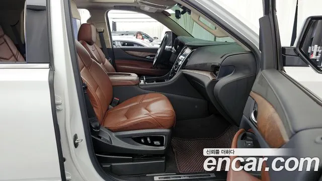 Cadillac Escalade 2020 — фото 17