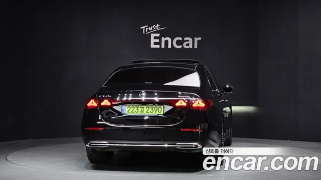 Mercedes-Benz E-Class 2025 — фото 4