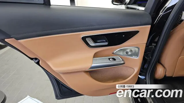 Mercedes-Benz E-Class 2025 — фото 15