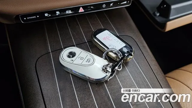 Mercedes-Benz E-Class 2025 — фото 16
