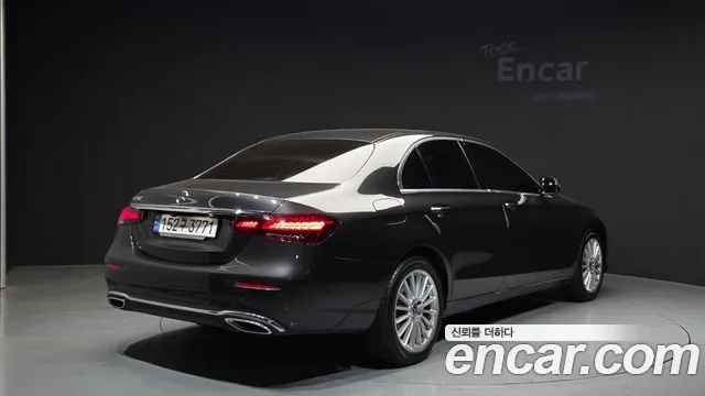 Mercedes-Benz E-Class 2021 — фото 2