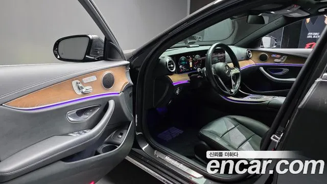 Mercedes-Benz E-Class 2021 — фото 13