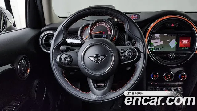 Mini Cooper 2019 — фото 18