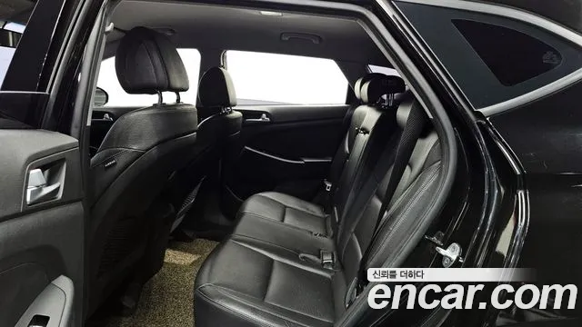 Hyundai Tucson 2017 — фото 18