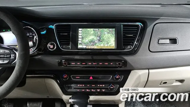 Kia Canival 2017 — фото 15