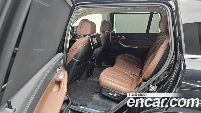 BMW X7 2021 — фото 16