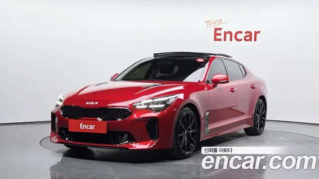 Kia Stinger 2022 — фото 1