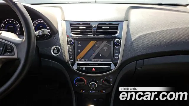 Hyundai Accent 2018 — фото 11