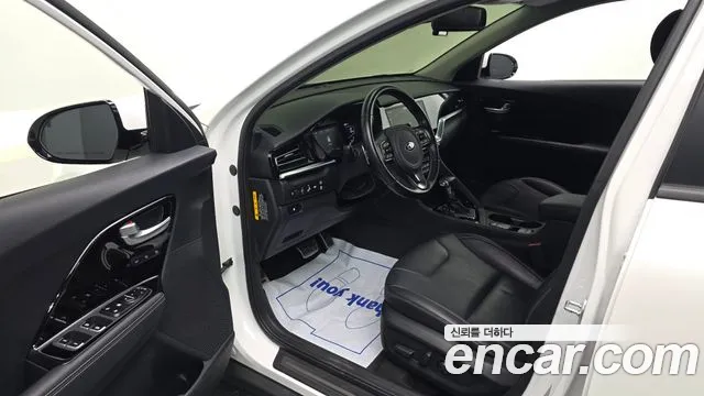 Kia Niro 2020 — фото 10