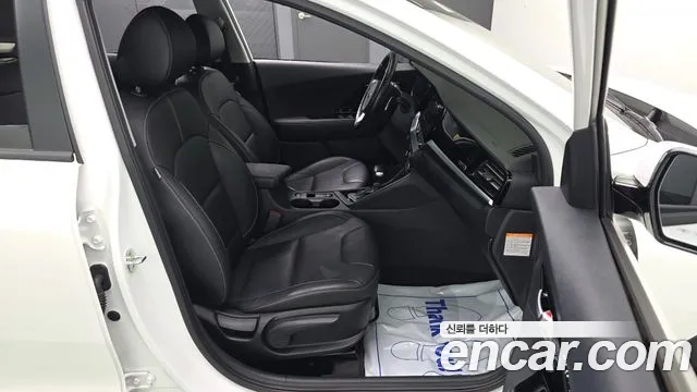 Kia Niro 2020 — фото 11