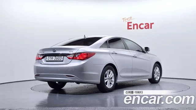Hyundai Sonata 2013 — фото 2