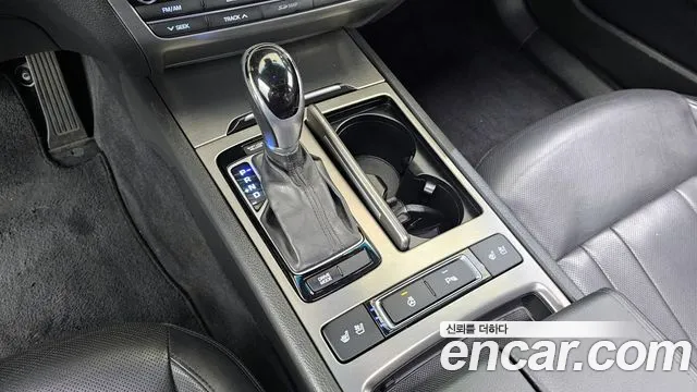 Hyundai Genesis 2015 — фото 12