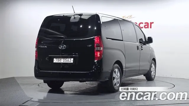 Hyundai Starex 2019 — фото 2