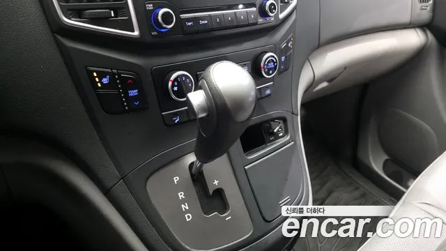Hyundai Starex 2019 — фото 12