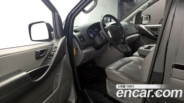 Hyundai Starex 2019 — фото 13