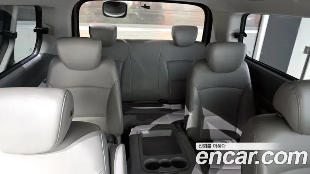 Hyundai Starex 2019 — фото 19