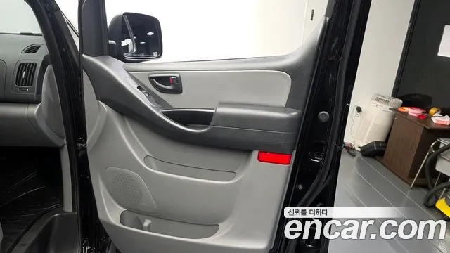 Hyundai Starex 2019 — фото 14