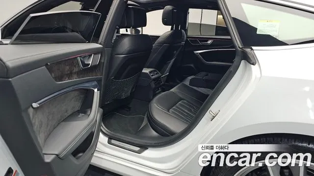 Audi A7 2021 — фото 17