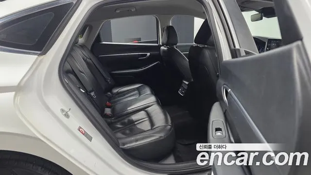 Hyundai Sonata 2020 — фото 11