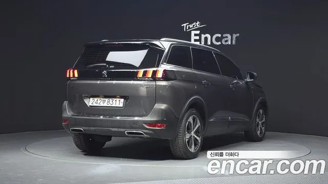 Peugeot 5008 2020 — фото 2