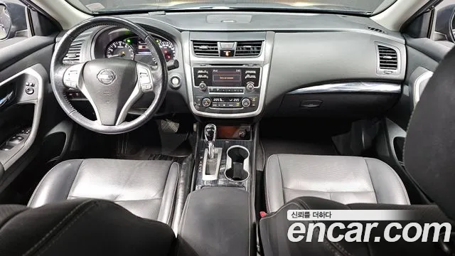 Nissan Altima 2017 — фото 10