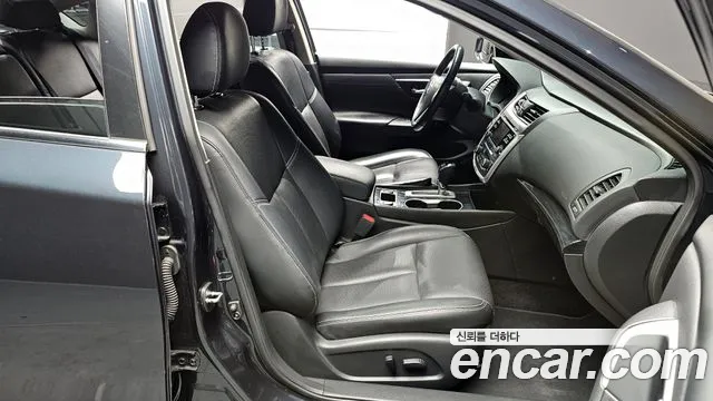 Nissan Altima 2017 — фото 13