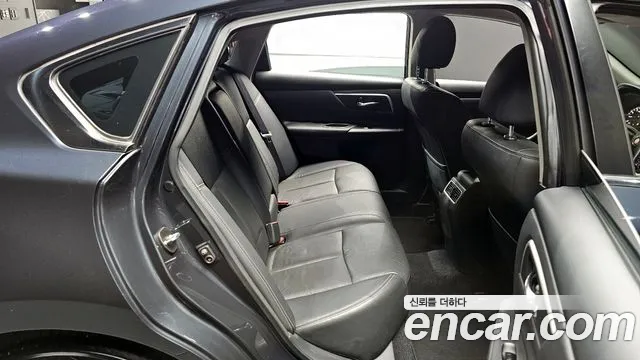 Nissan Altima 2017 — фото 17