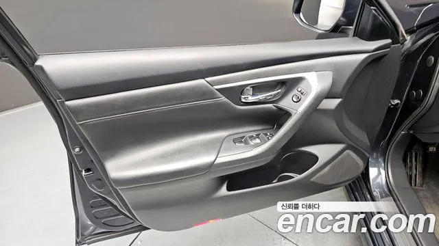 Nissan Altima 2017 — фото 14
