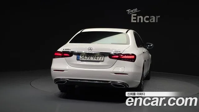 Mercedes-Benz E-Class 2021 — фото 4