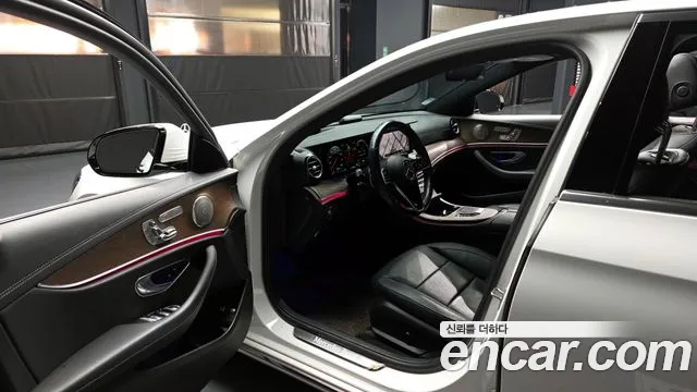 Mercedes-Benz E-Class 2021 — фото 10