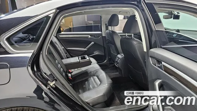 Volkswagen Passat 2018 — фото 17