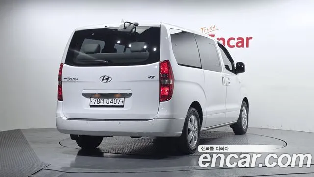 Hyundai Starex 2019 — фото 2