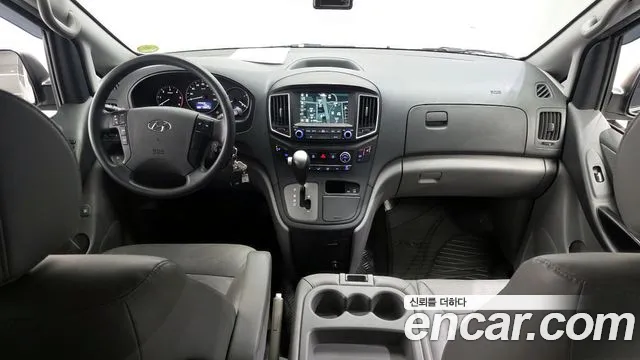 Hyundai Starex 2019 — фото 10