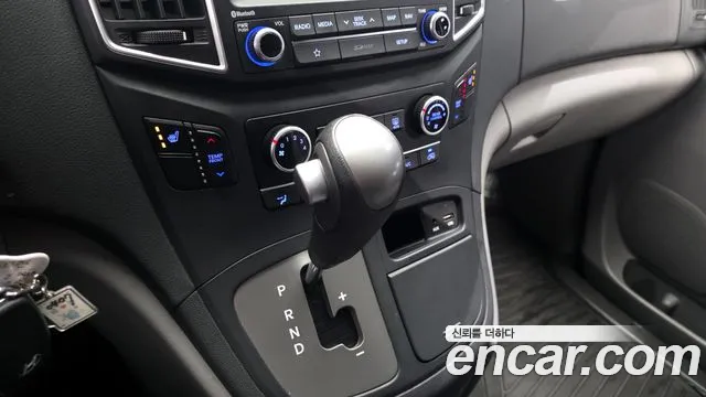 Hyundai Starex 2019 — фото 12