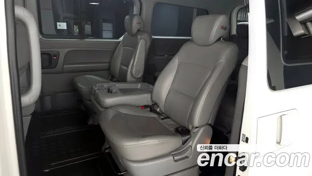 Hyundai Starex 2019 — фото 17