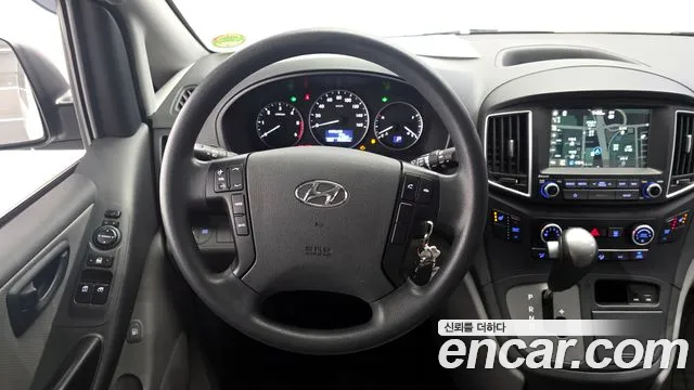 Hyundai Starex 2019 — фото 19