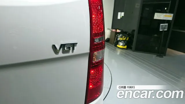 Hyundai Starex 2019 — фото 9