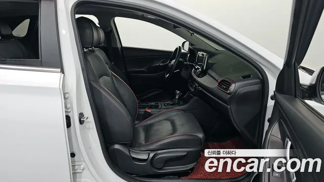 Hyundai i30 2018 — фото 11